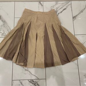 Women's Two-Tone Pleated A-Line Skirt - Beige/Brown